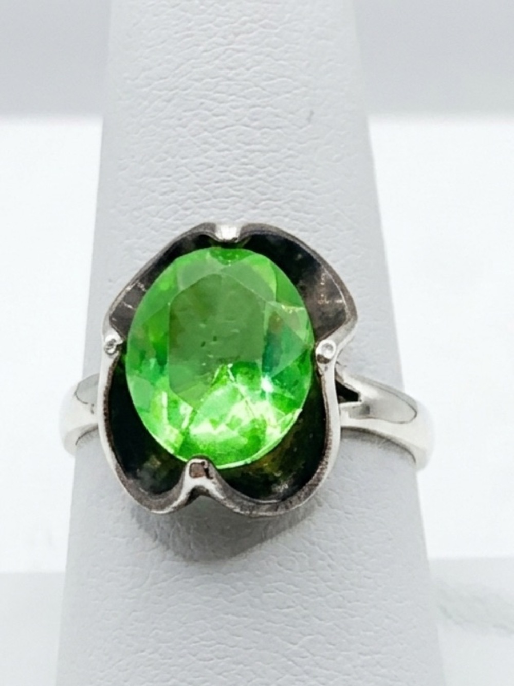 Vintage Mexican Sterling Silver Peridot Glass Ring 8.75